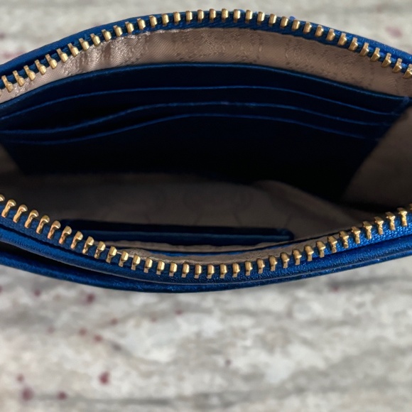 MICHAEL Michael Kors Blue Sequins Shine Wristlet - Picture 4 of 4